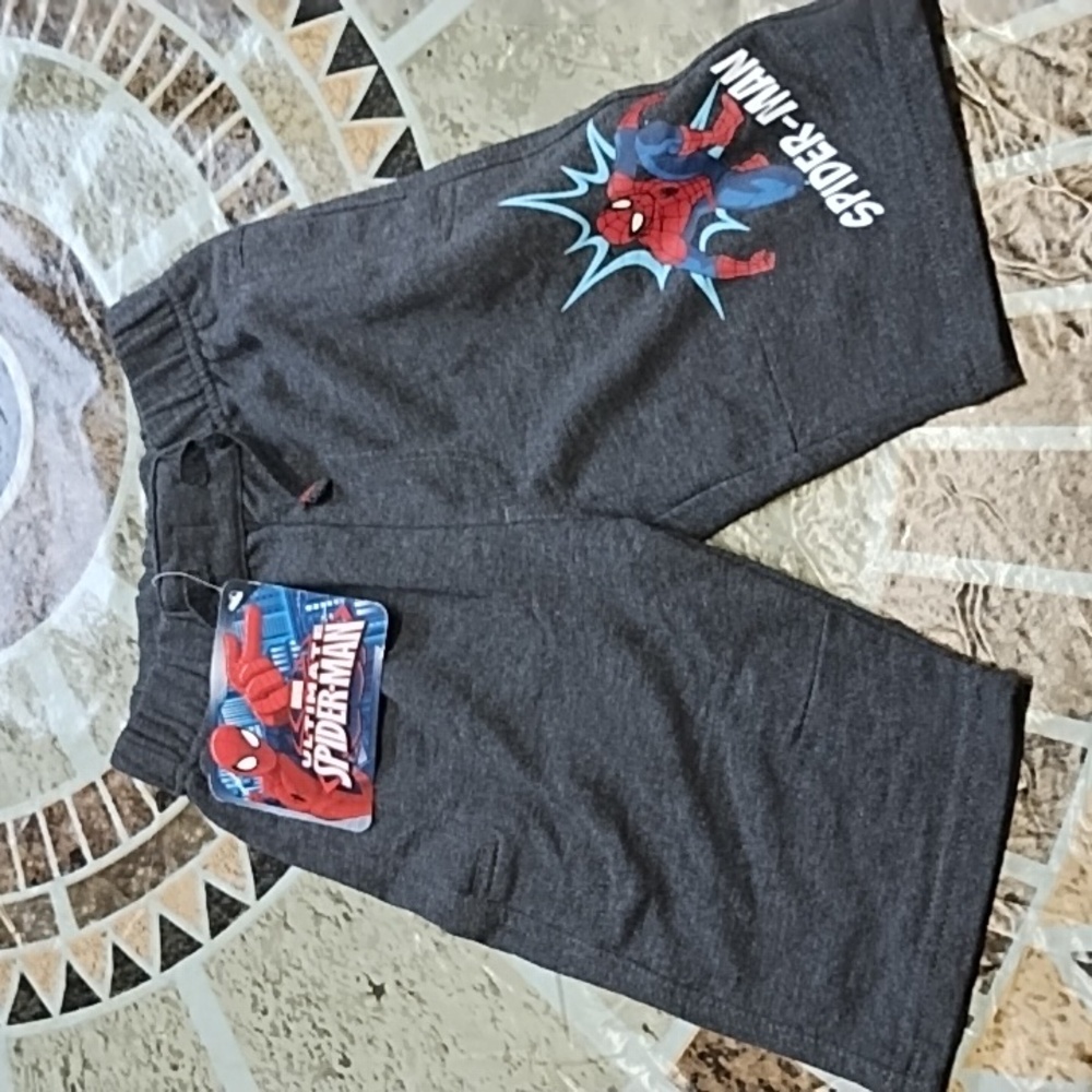 Marvel Spiderman shorts sz 4y
